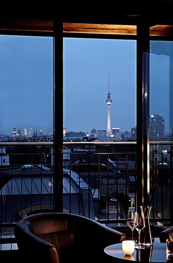 New Berlin Hotel Bagian luar foto