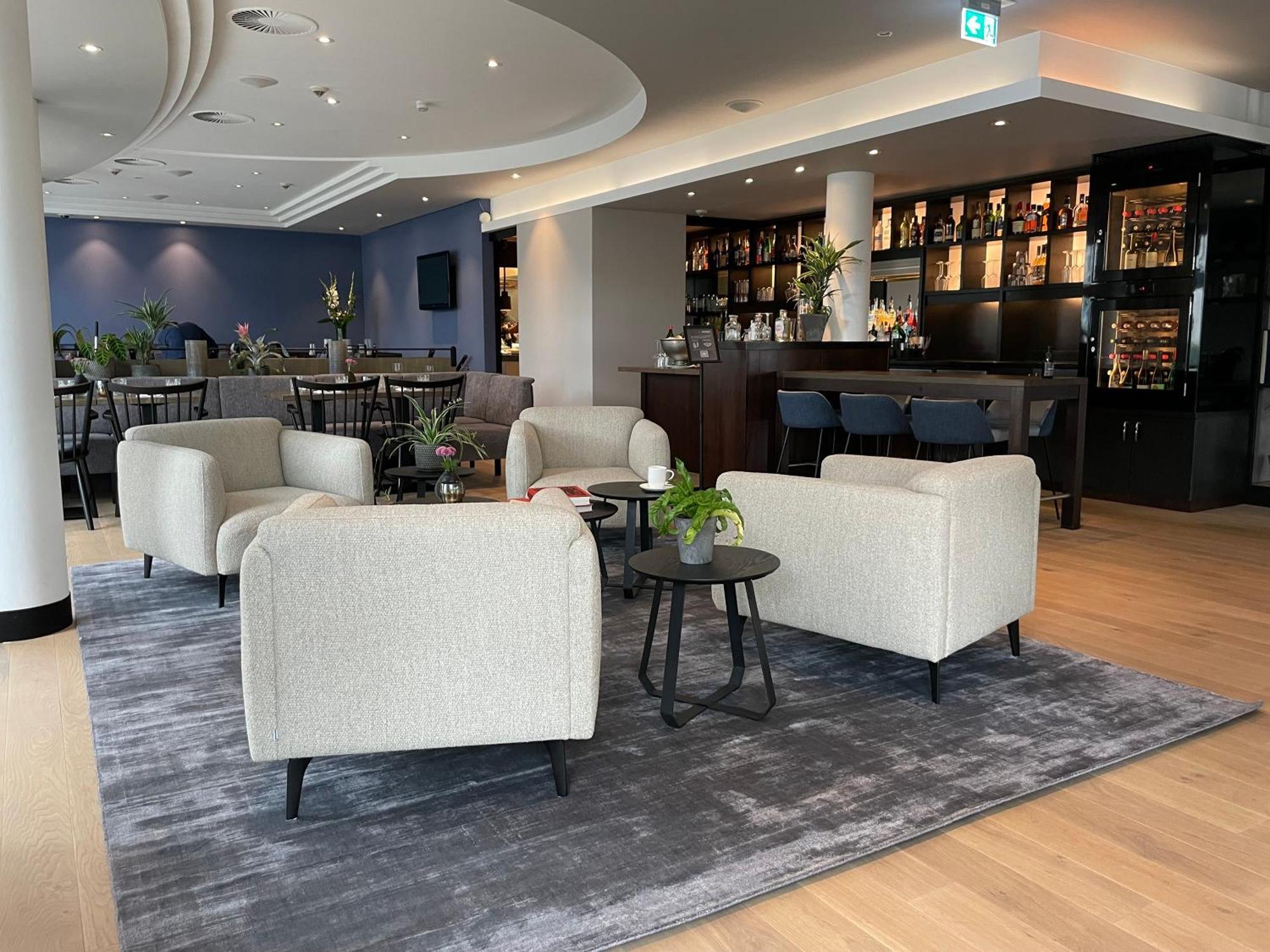 New Berlin Hotel Bagian luar foto