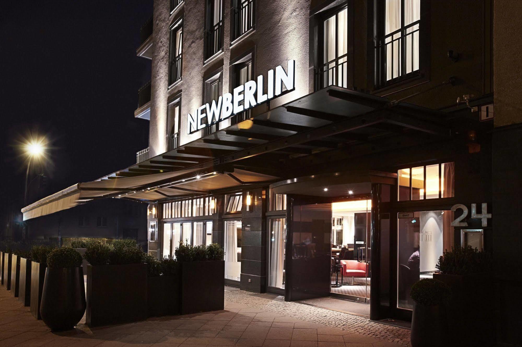 New Berlin Hotel Bagian luar foto