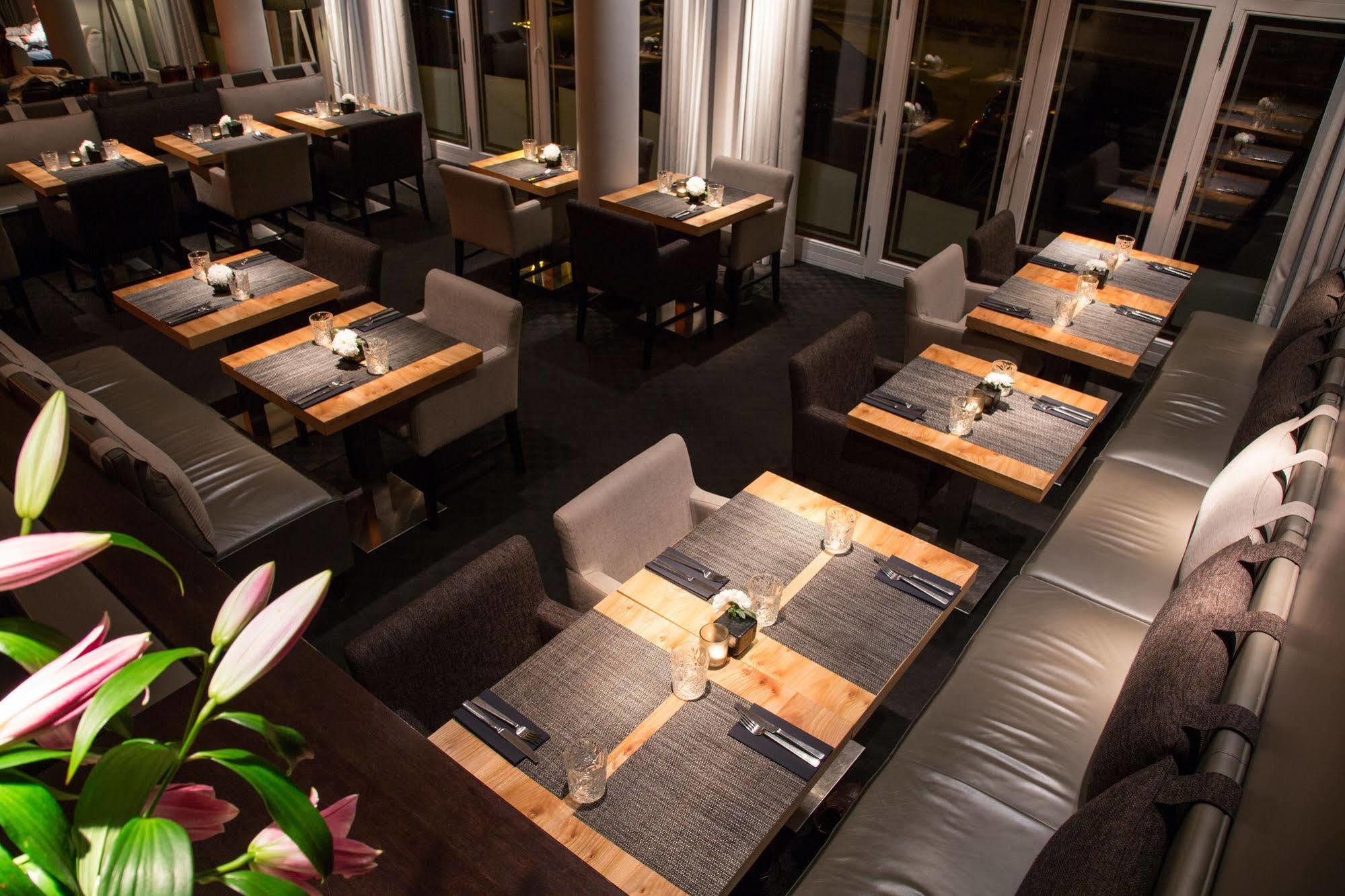 New Berlin Hotel Bagian luar foto
