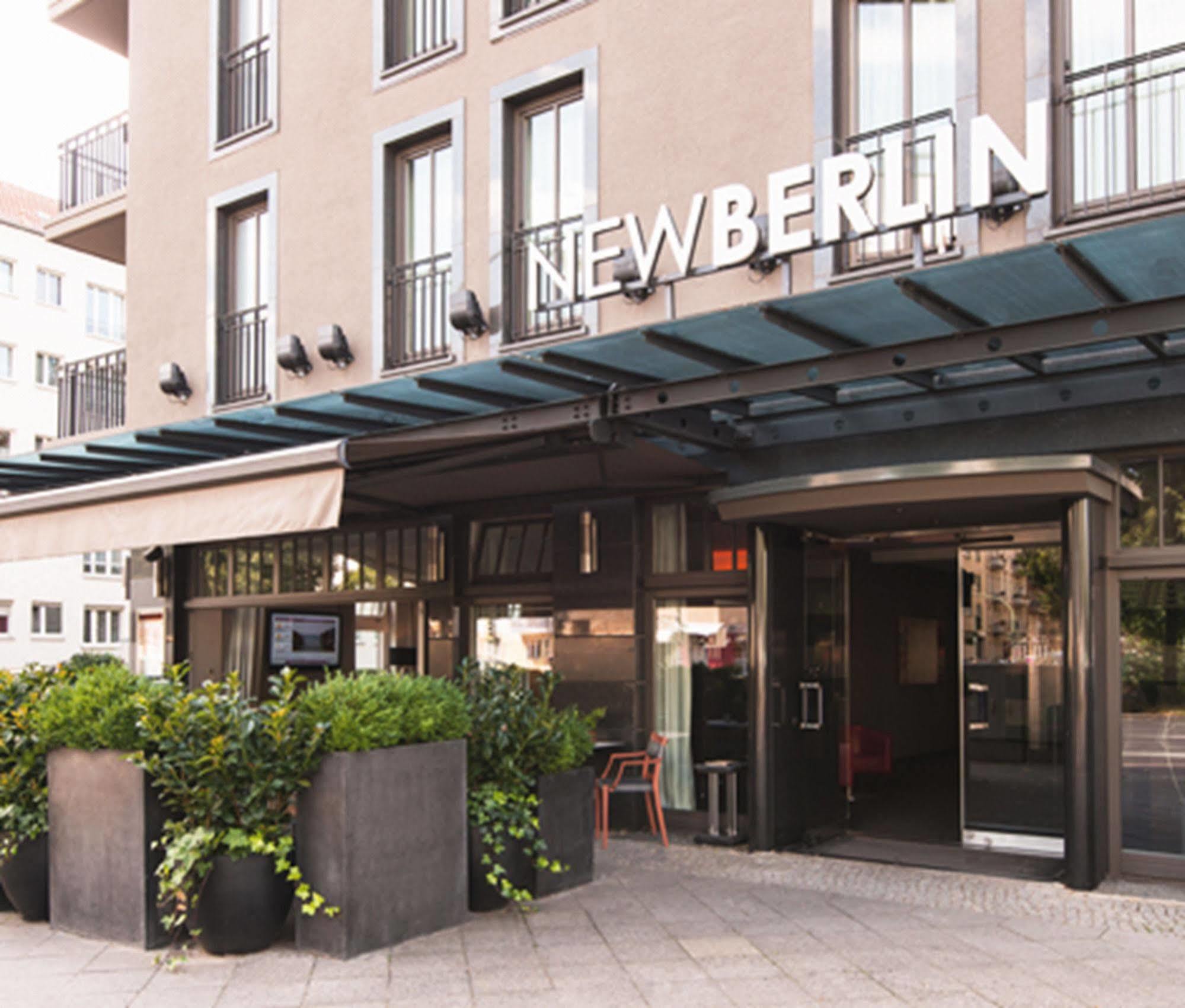 New Berlin Hotel Bagian luar foto